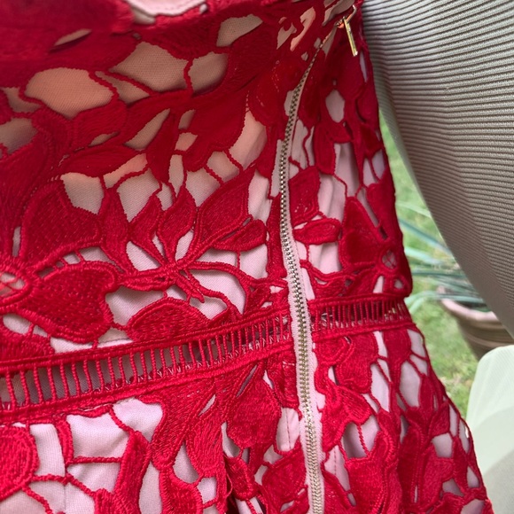 Red hot!  Beautiful cue outs adjustable shoulder straps- so sexy, elegant classy - Picture 7 of 7